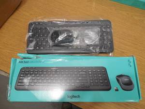 lot 47 image: Logitech Wireless Combo - Keyboard and Mouse Set
