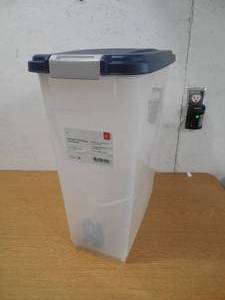 lot 61 image: 47 Qt. Airtight Pet Food Storage Bin in Navy