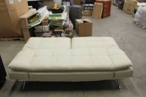 lot F8 image: COMFY CREAM EUROLOUNGER 1119016
