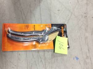 Fiskars 1 in cut capacity, titanium coated, precision-ground hardened steel blade, ratcheting anvil pruner in good condition