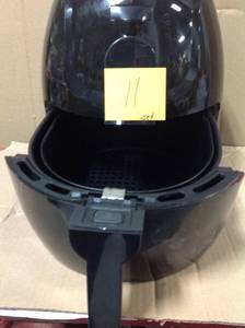 lot 11 image: Premium Digital Air Fryer (5.8 Qt.1700-Watt) by modern home USED in good condition