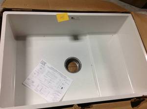 lot 41 image: FIAT 24 in. x 36 in. x 12 in. Molded Stone Floor-Mount Mop Service Basin Tub in White in very good condition