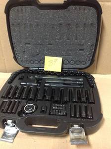 lot 87 image: Husky 38 in. Drive 100-Position Universal SAE and Metric Mechanics Tool Set (60-Piece) in very good condition