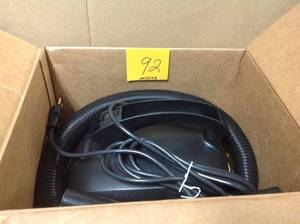 lot 92 image: Stinger 2.5 Gal. 1.75-Peak HP Compact WetDry Shop Vacuum with Car Nozzle and Utility Nozzle MISSING pc used in working condition