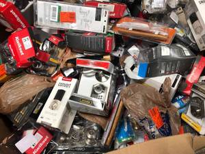 lot 125 image: Gaylord Full of Door Hardware assorted styles and conditions, some in like new condition some missing pcs review pictures