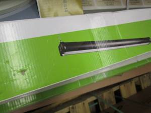 Commercial Electric 4000K 3 ft. Bla...