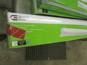 Commercial Electric 4 ft. 64-Watt E...