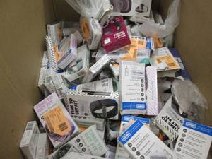 Large Lot of Assorted Electronic Ac...