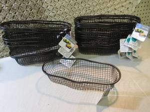 lot 109 image: Lot of 18 Metal Wire Caddy Basket O...