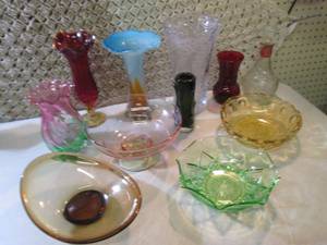 lot 122 image: Lot of Assorted Glass Vases and Bow...