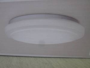 lot 208 image: 16 White Round LED Flush Mount Cei...