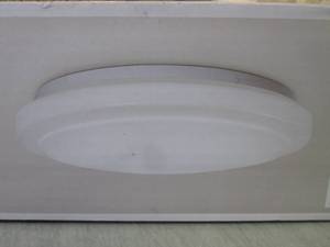 lot 209 image: 16 White Round LED Flush Mount Cei...