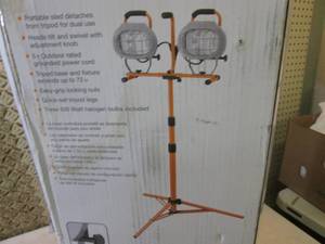 lot 228 image: HDX 1000 Watt Halogen Work Light wi...
