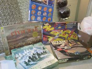 lot 251 image: Hot Wheels Criss Cross Crash, Motor...