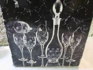lot 257 image: Wine Glass and Decanter Set  F-0...