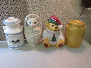 lot 263 image: Lot of Cookie Jars  RMC...