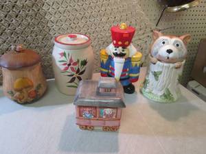 lot 266 image: Lot of Cookie Jars  A-4...