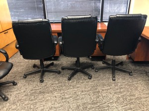 lot 48 image: Lot Of 3 Leather Executive Office Chairs - Great Condition Except Arms Back Of Seat At Seams Have Wear