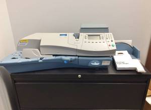 lot 1 image: WOW $$$$ Pitney Bowes DM400 Series Postage Machine - Excellent Working Condition With Manual & Extras
