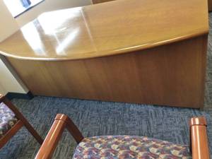 lot 33 image: High Quality Geiger Brickel Executive Office&nbspWood&nbspWork&nbspDesk - Great Condition - Matches Lots 31, 32 & 34
