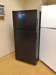 lot 76 image: Hotpoint Refrigerator - Excellent Working Condition But Does Rattle A Little - Very Clean Inside