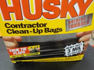 lot 15 image: Husky Contractor Clean up Bags box...