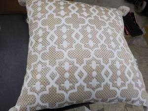 lot 26 image: Hampton Bay 19 sq. pillow slight ...