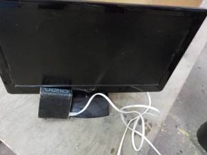 lot 37 image: Vizio 19 Smart Tv Powers On...
