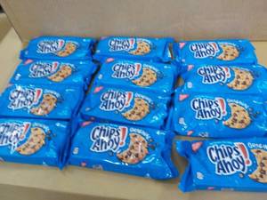 lot 48 image: 12 - 1.55 oz Chips Ahoy best date ...