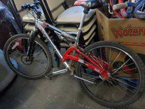 lot 130 image: Schwinn Shimano Bike...