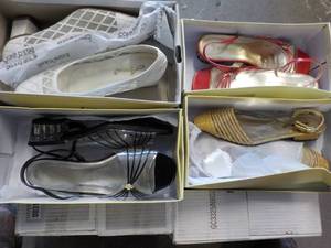 lot 162 image: 4 Pair Annie Shoes size 8.5 like n...
