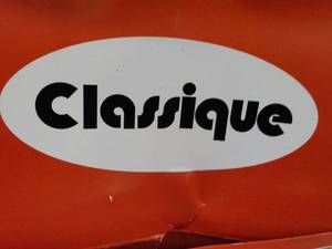 lot 164 image: New Boots Classique size 7  12...