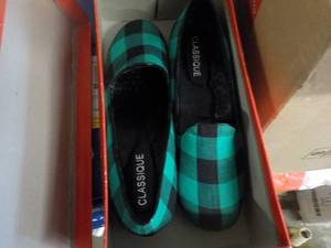 lot 169 image: 4 pair size 7 Shoes 3 of them new...