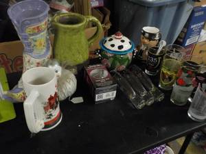 lot 194 image: Lot of Collectibles...