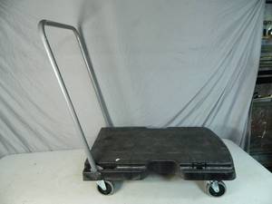 Rubbermaid Cart