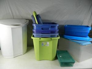 9 Assorted Totes with Lids and More