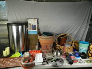Simple Human Garbage Can, Kitchen Items, More
