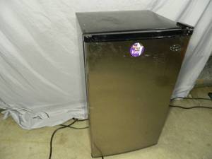 Sanyo Mini Fridge