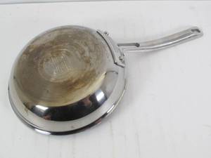 lot M4 image: Kirkland Signature Stainless Steel 8.5 Nonstick Tri-Ply Clad Skillet