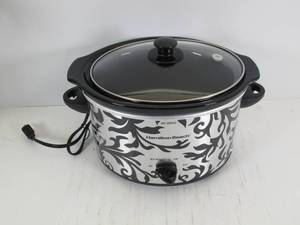 lot M13 image: Hamilton Beach Decorated 3 Quart Slow Cooker
