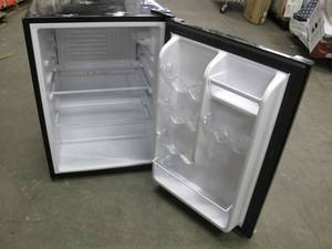 lot M15 image: Insignia - 2.6 Cu. Ft. Mini Fridge - Black Model NS-CF26BK9
