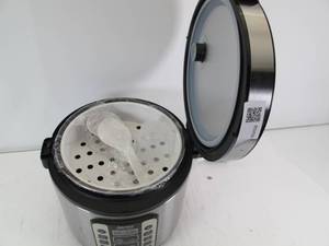 lot M38 image: Aroma Professional Plus ARC-1020SB 20 Cup (Cooked) Digital Rice CookerMulticooker in Stainless Steel