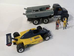 lot 7 image: VINTAGE 1987 Kenner M.a.s.k. Goliath Vehicle & 2 Figures (Matt Trakker & Nevada Rushmore)