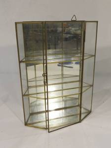 lot 30 image: 3-Tier Glass Display Case