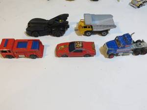 lot 44 image: 30 Toy Cars Hot Wheels Matchbox & More