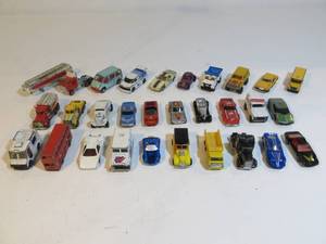 lot 46 image: 30 Toy Cars Hot Wheels Matchbox & More