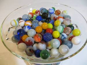lot 40 image: Lot of Marbles