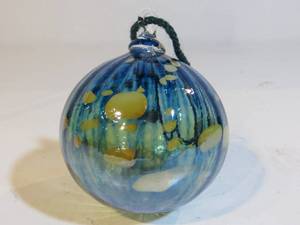 lot 41 image: 3 Glass Balls