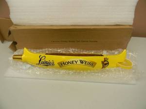 lot 36 image: LEINIES HONEY WEISS TALL CANOE TAP HANDLE - NEW IN BOX - SEE PICTURES