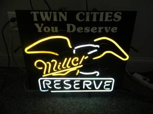 lot 38 image: VINTAGE RARE TWIN CITIES MILLER RESERVE EAGLE NEON LIGHT - WORKS - NICE - APPROX 24 BY 20 - SEE PICTURES
